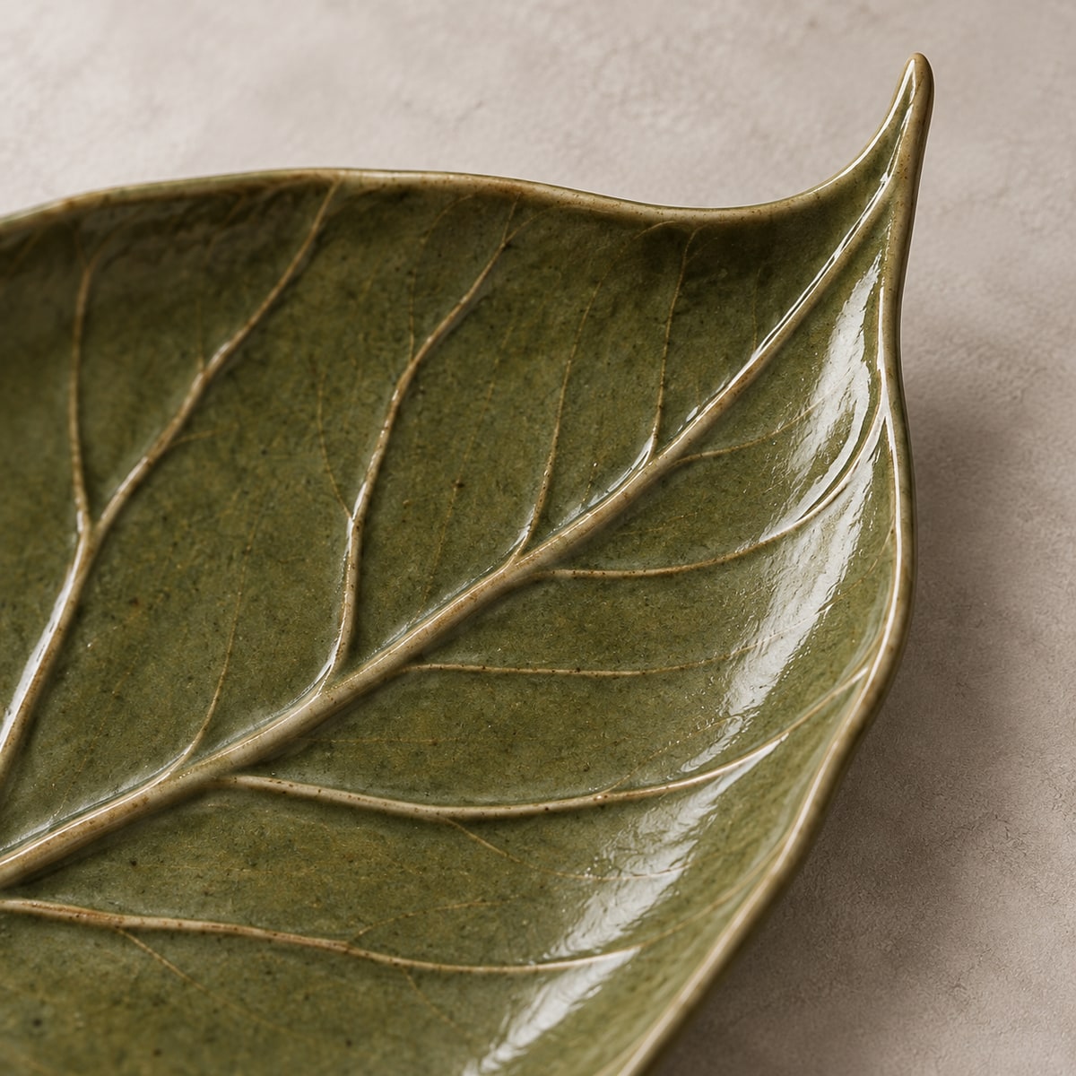 Toued® Olive Vein Leaf Platter